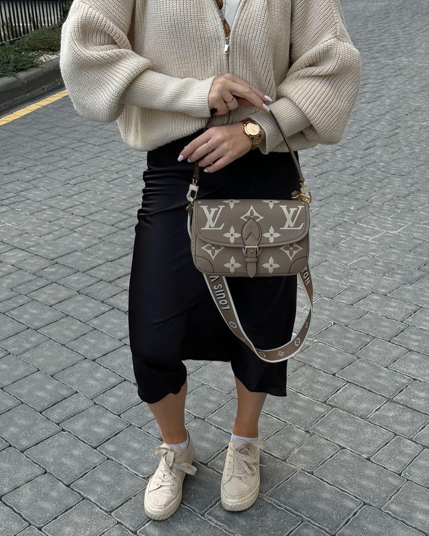 Louis Vuitton: Diane Tourterelle M46583